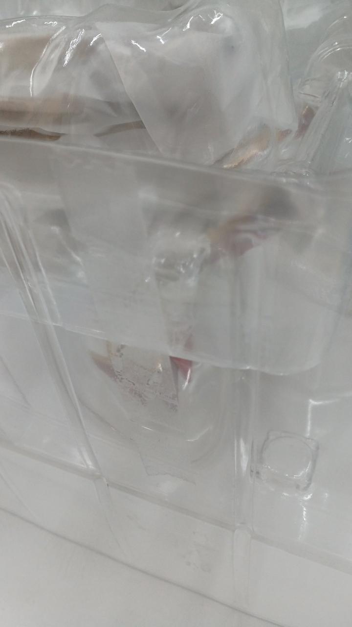 ブリスターにテープ跡あります