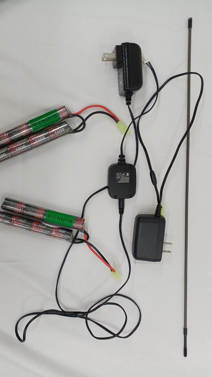 バッテリー、充電器2セット付属