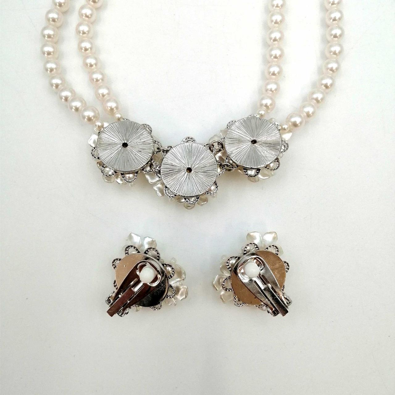 イヤリングの裏側錆び少々と曇りあり