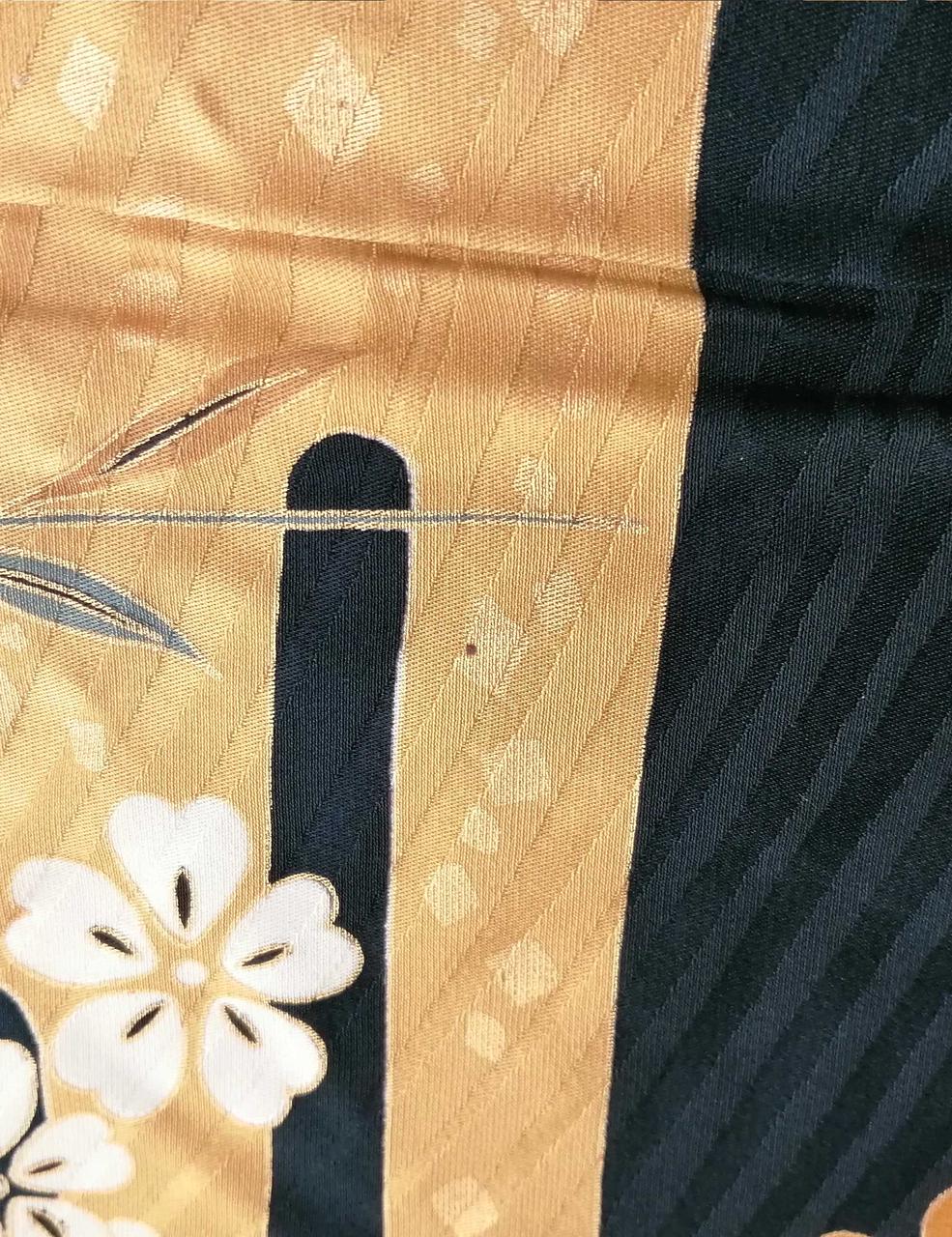 後脇のあたりに小さなシミ