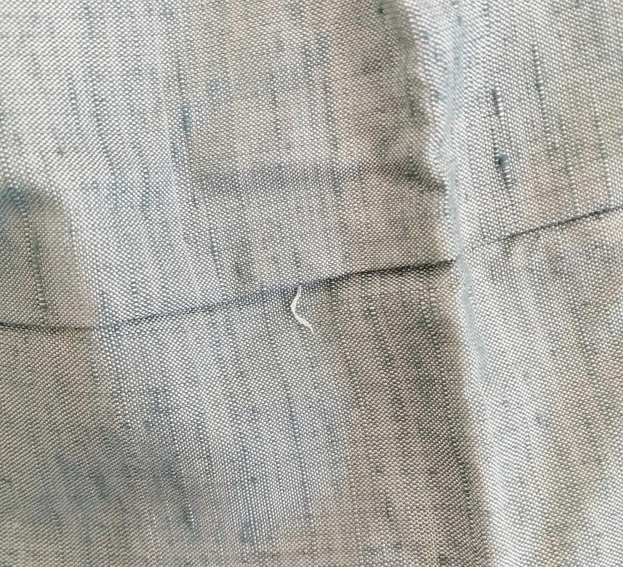 糸飛びのような箇所あり