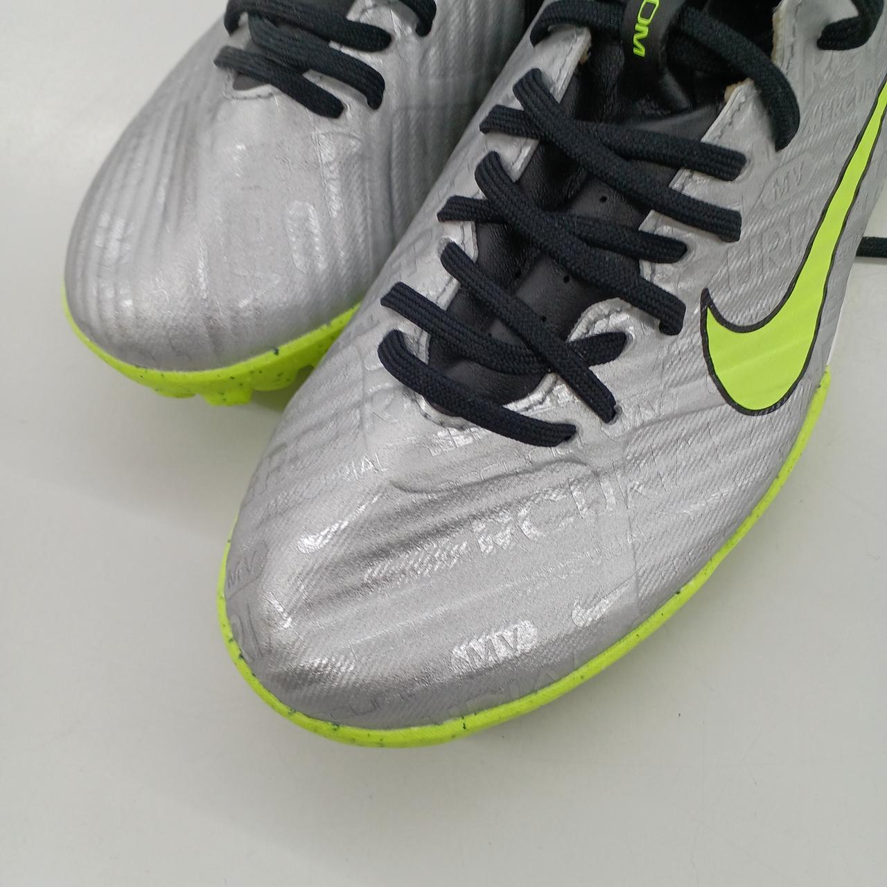 甲が少々型崩れしています