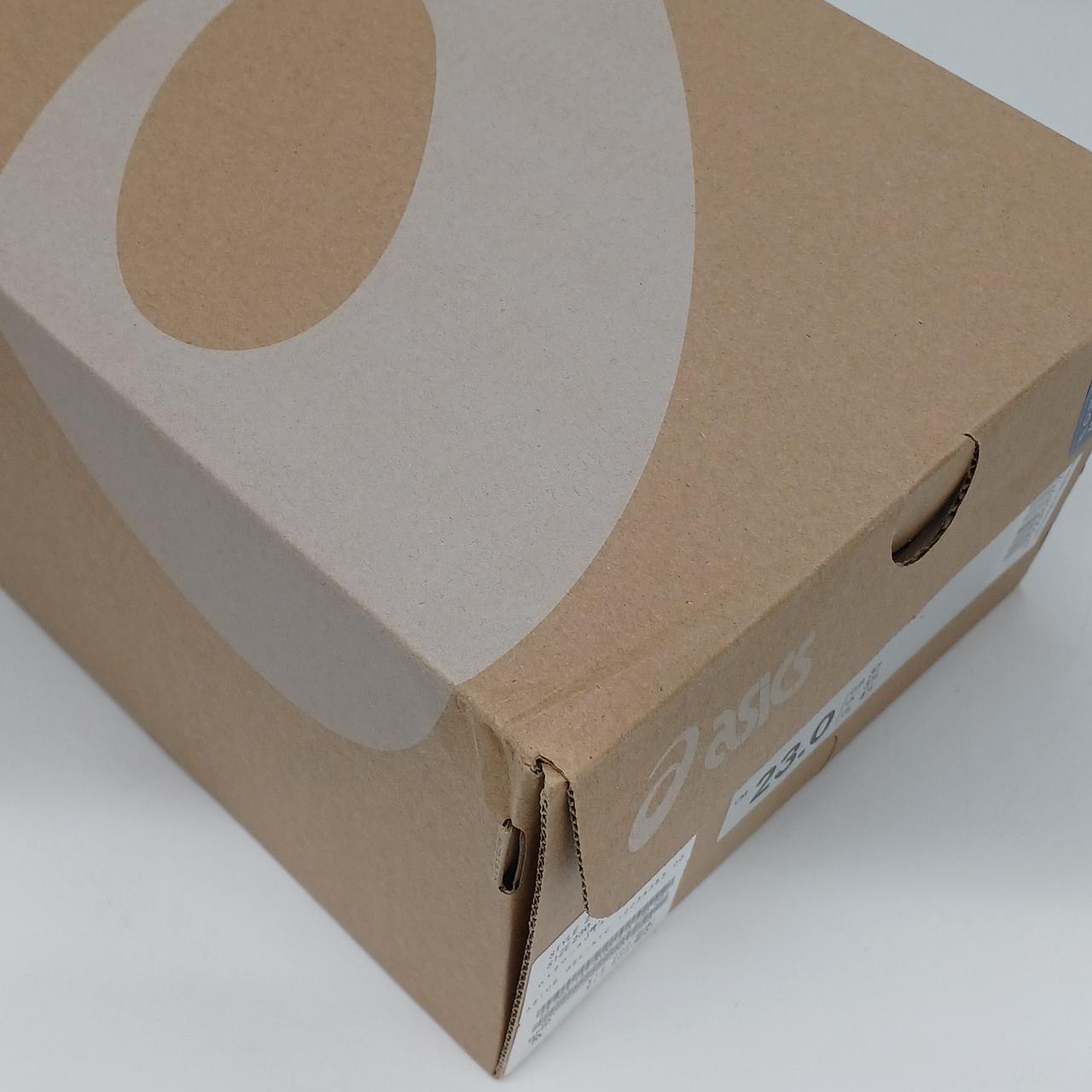 箱にへこみあり