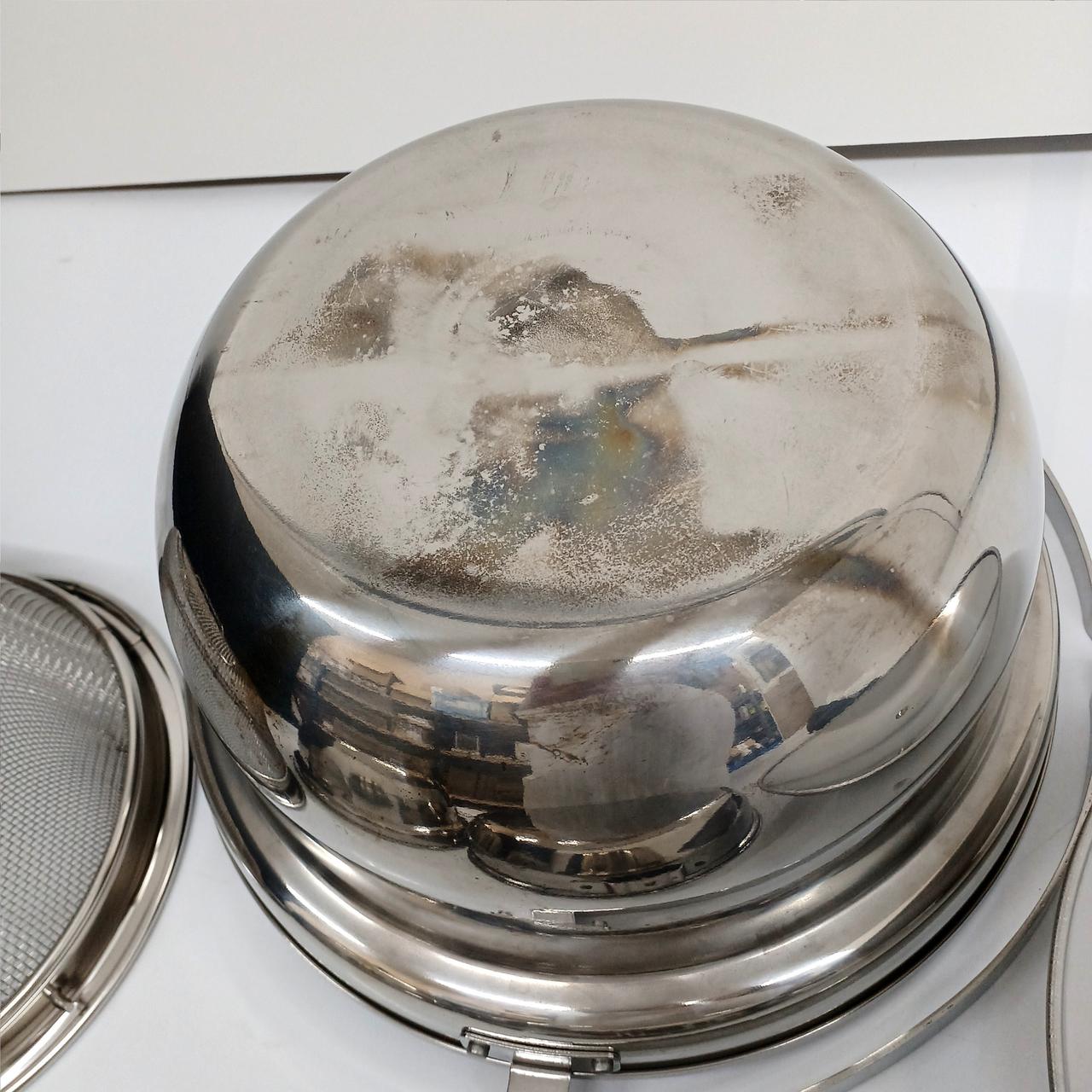 大きい鍋の底面