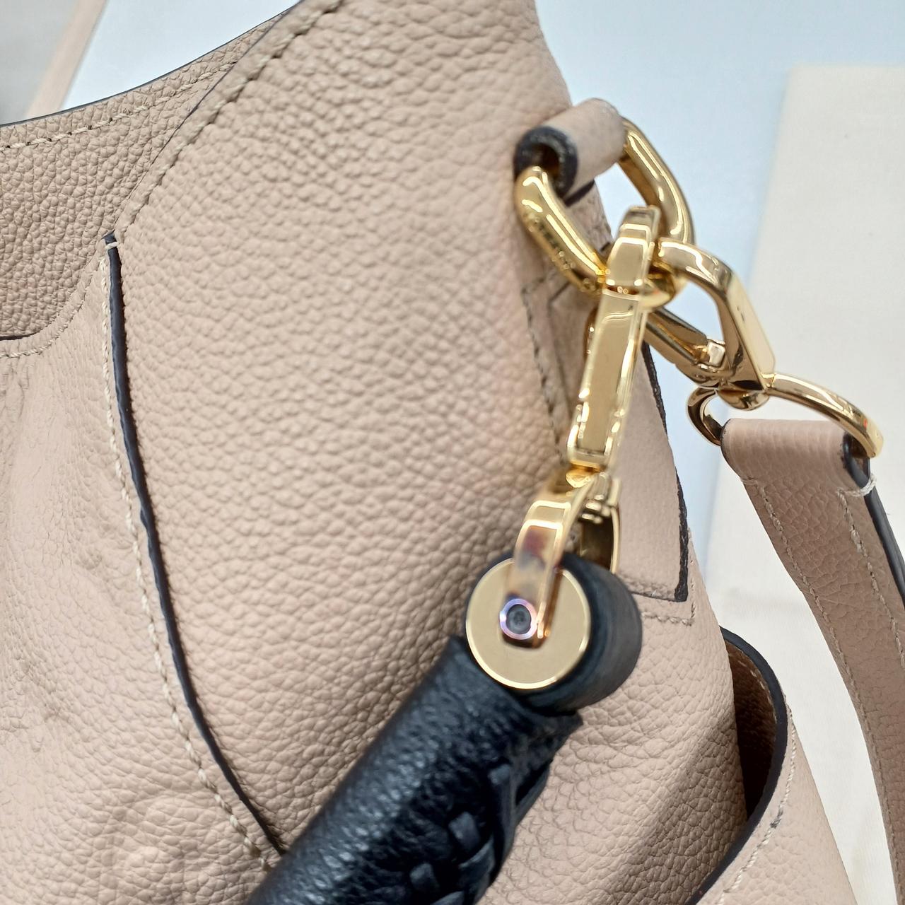 金具一部変色あり