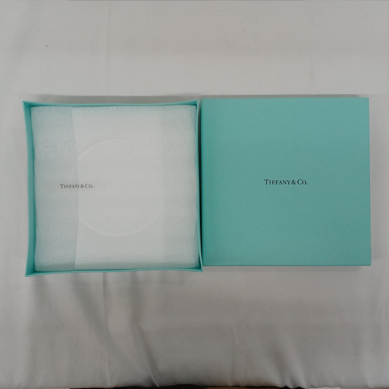 箱に若干の歪みがあります。