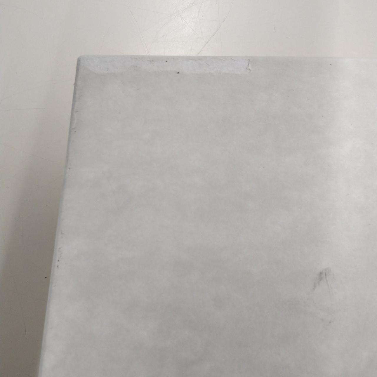付属箱隅薄い剥がれ傷あり