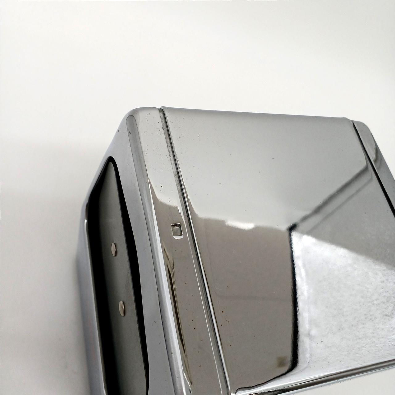 上部中心にさびあります