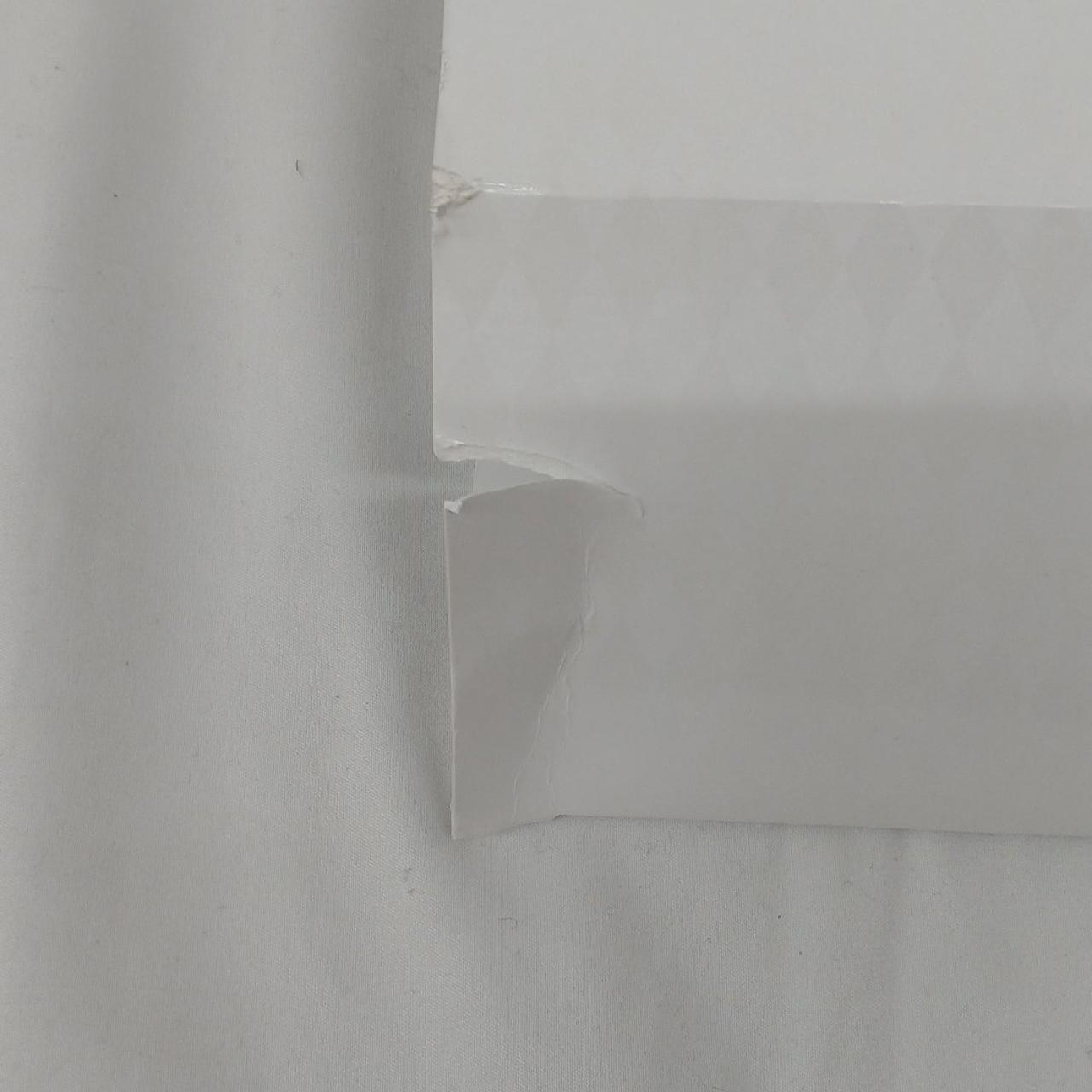 箱に破れあります