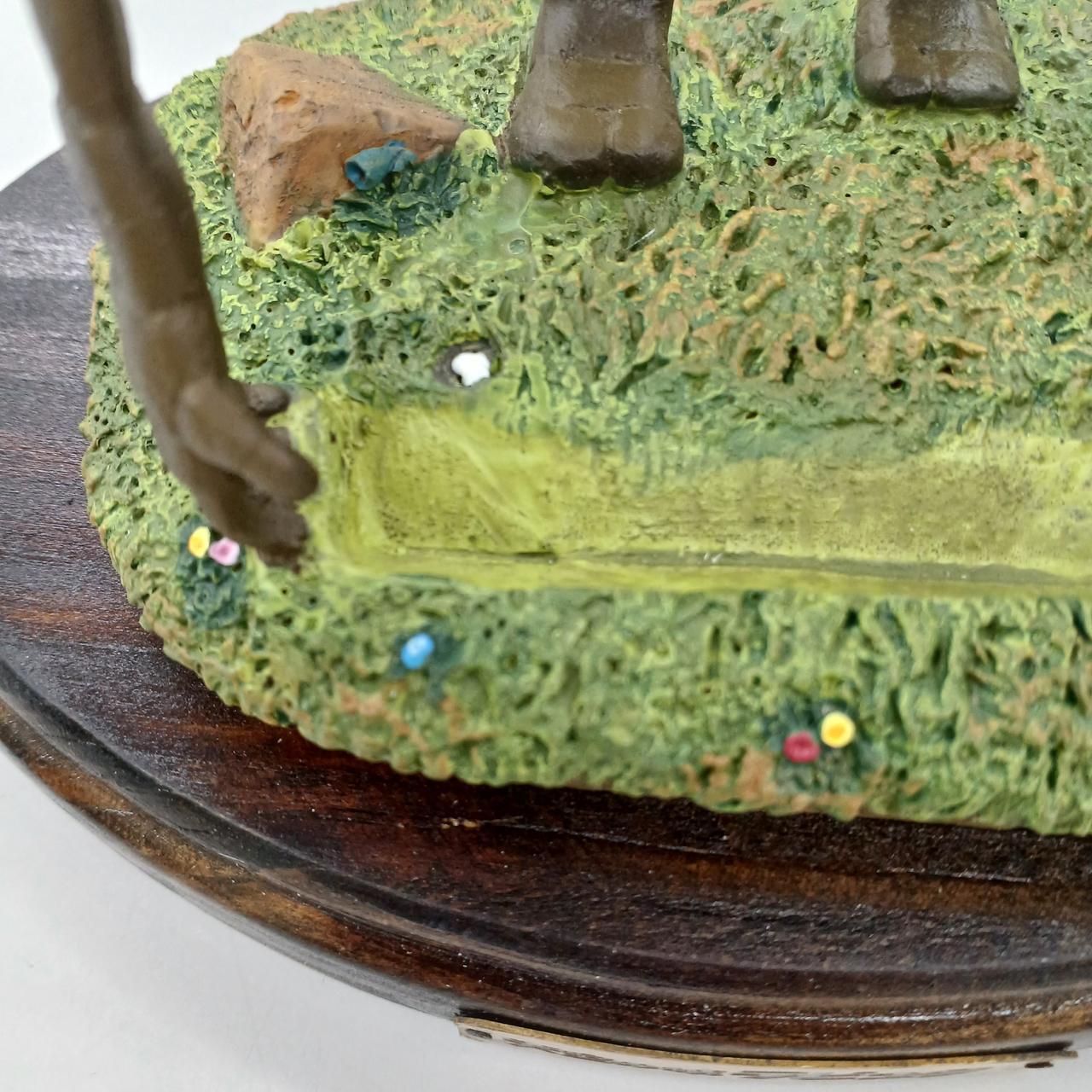 １ヶ所飾りが取れてます