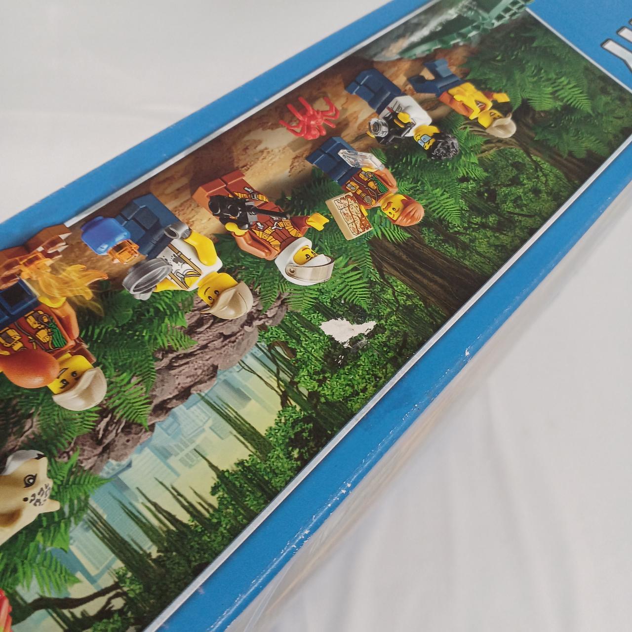 外箱キズあり。写りきらないキズあります。