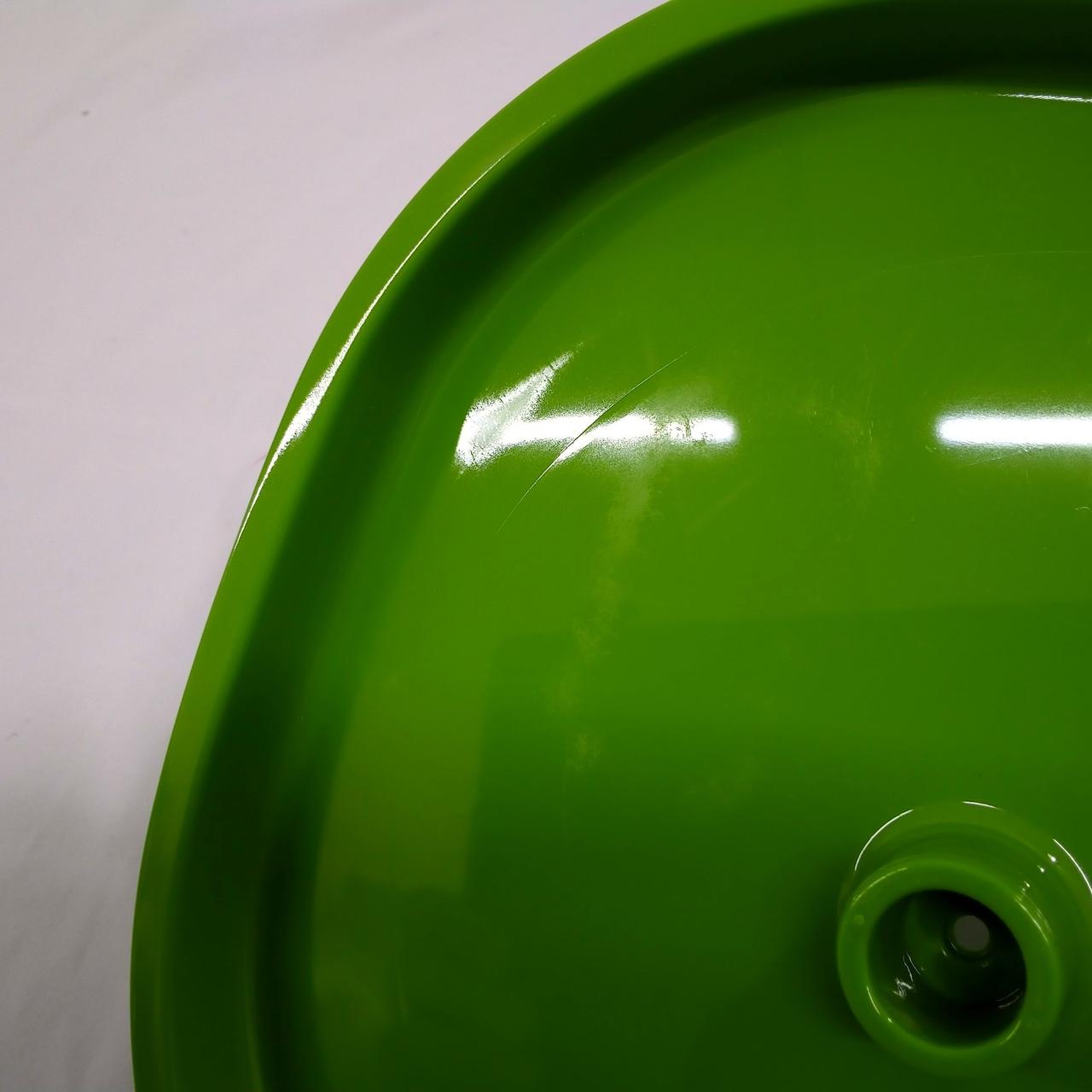 白い擦り傷状の部分が多いです