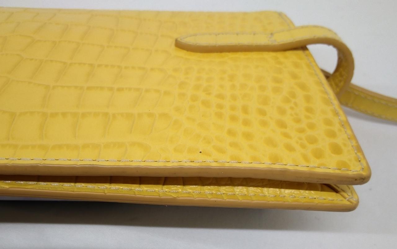 四隅に汚れあり