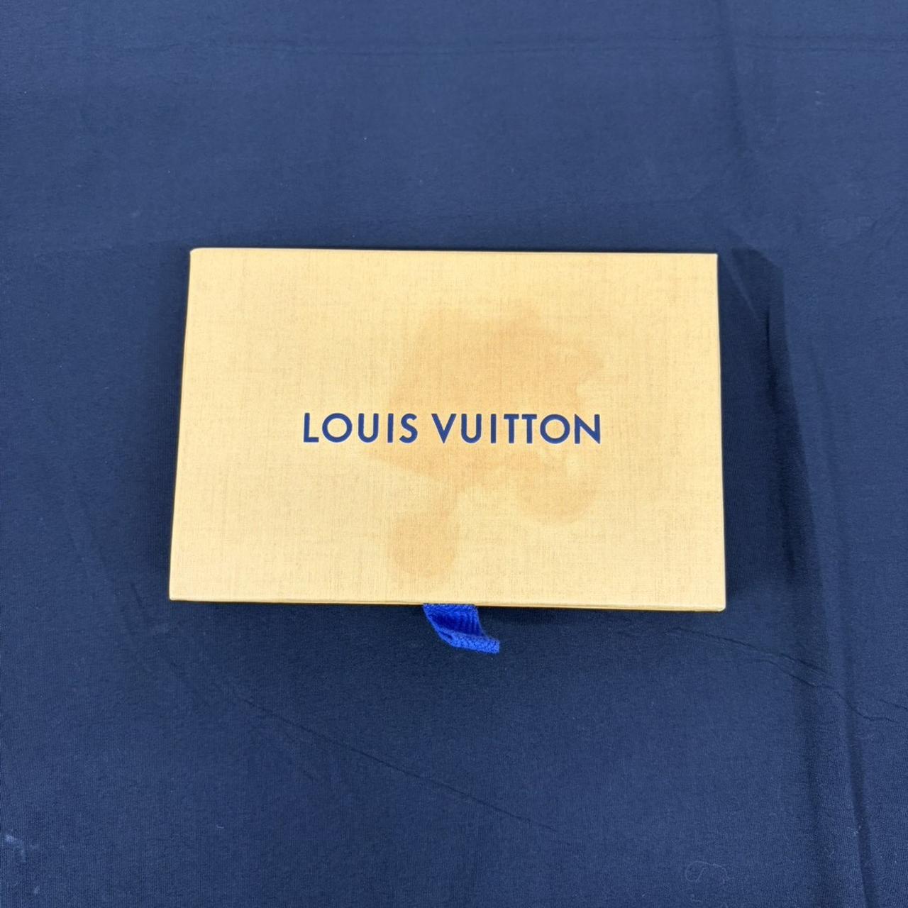 箱変色してます