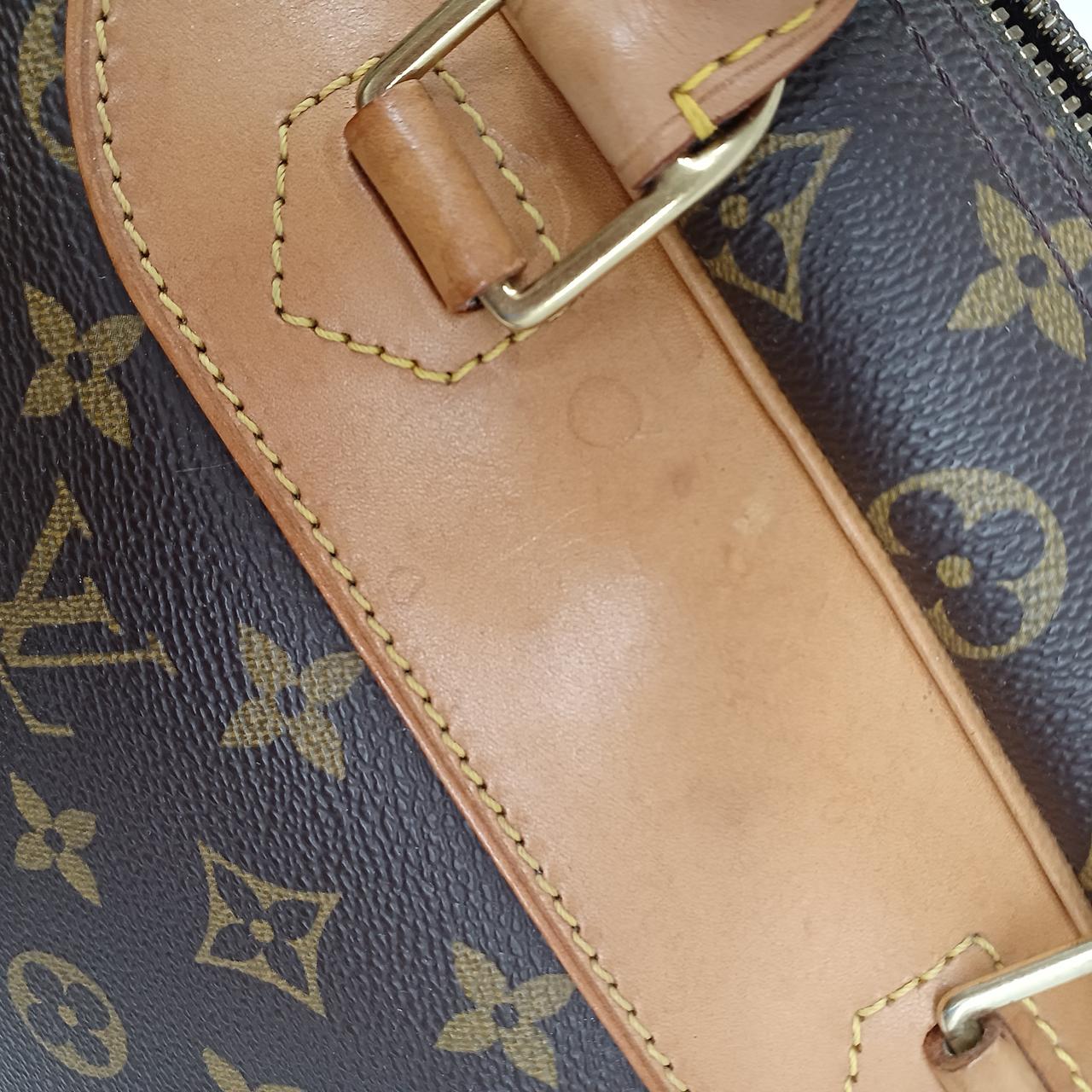 ヌメ革シミあり