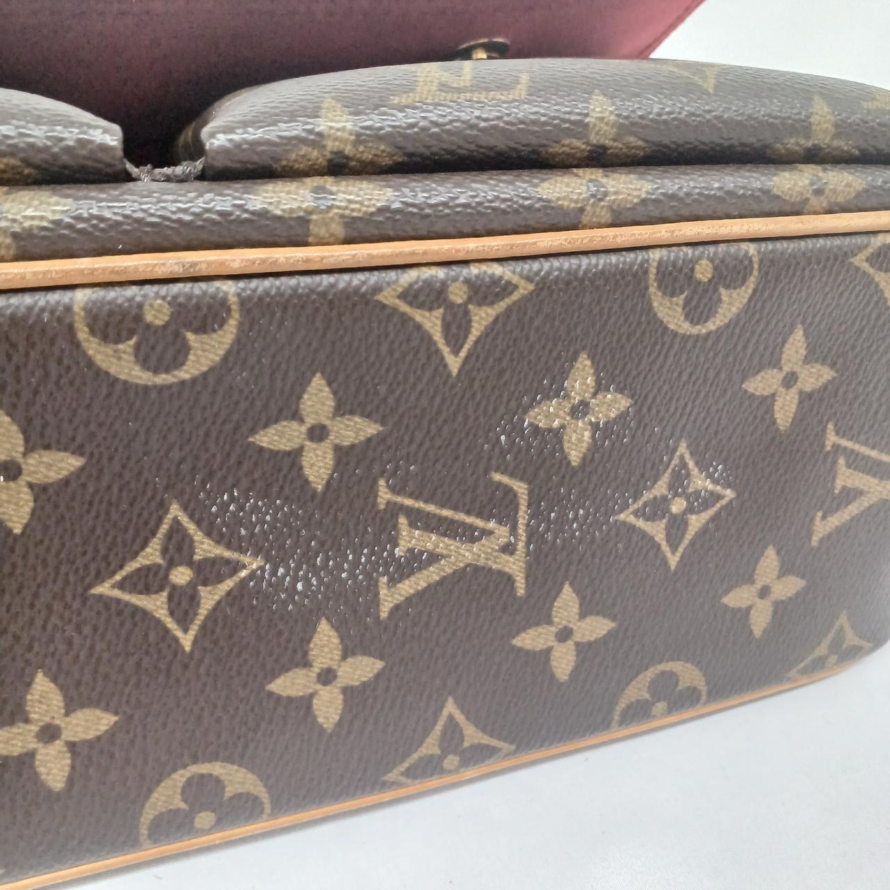 底に白い汚れあり