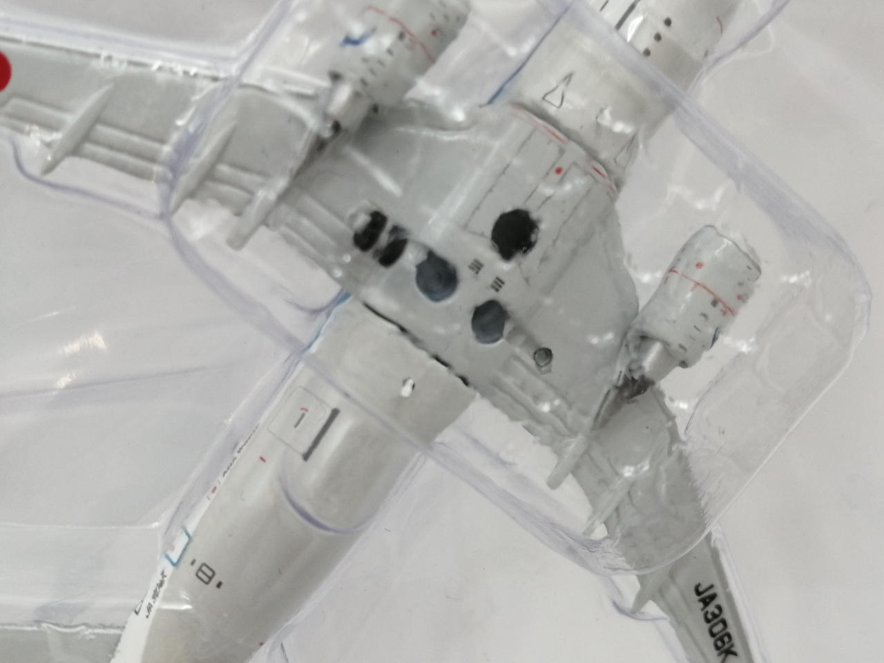 車輪片方折れてます。