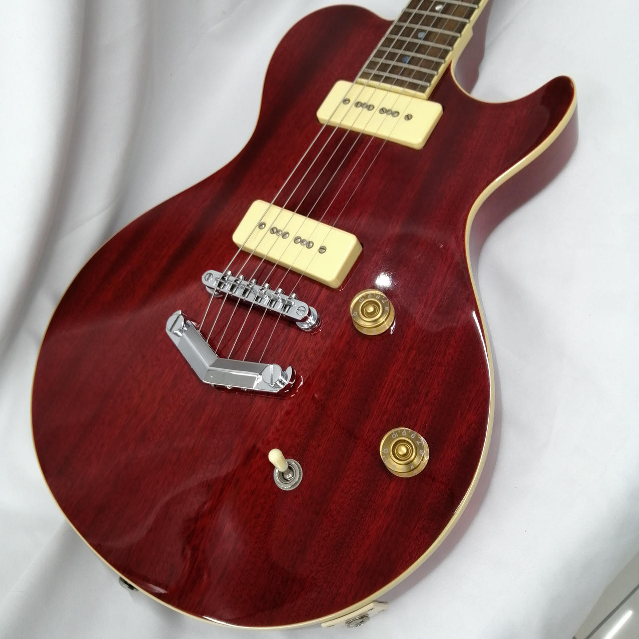 【極美品】Greg Bennett AV-5 エレキギター スポルテッドメイプル 極美品】Greg Bennett AV-5 エレキギター スポルテッドメイプル