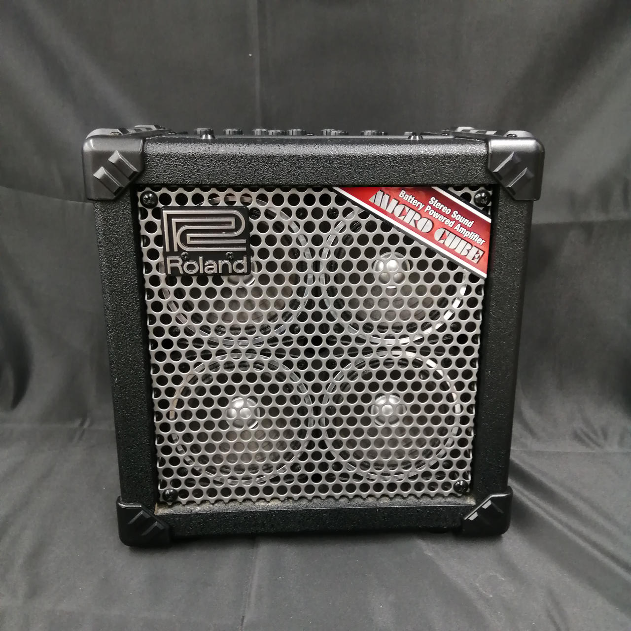 ローランド　アンプ Amazon | Roland Battery Powered Stereo Amplifier ブラック