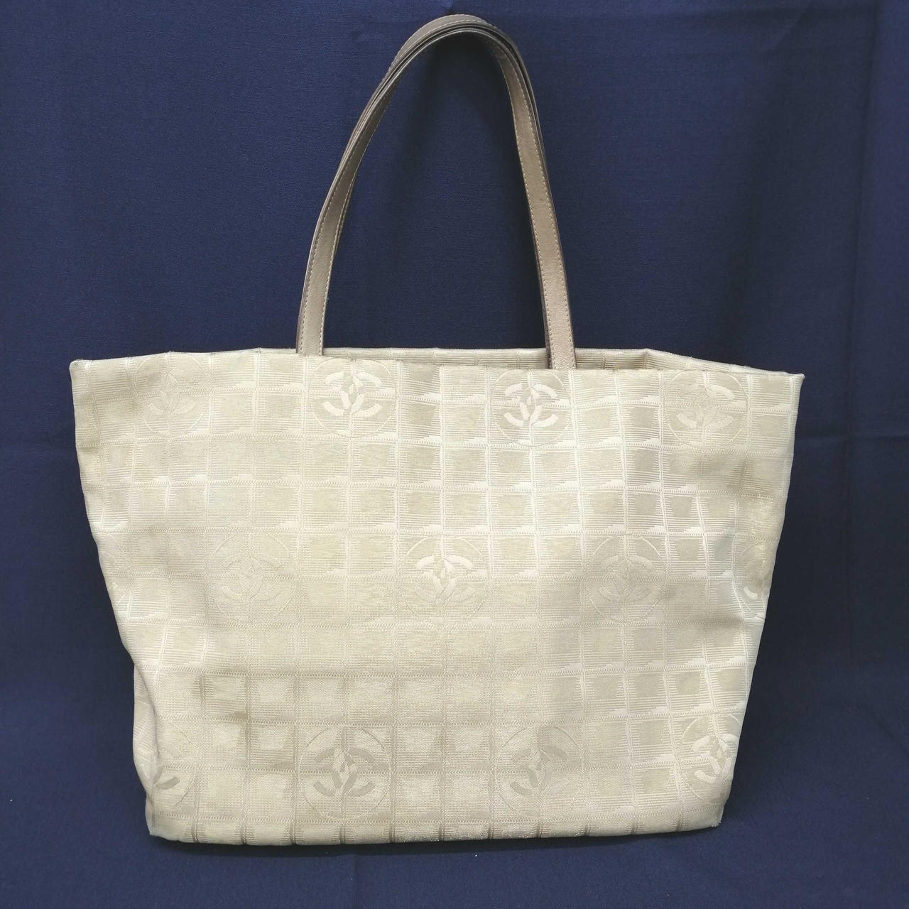 折り畳んで配送します。