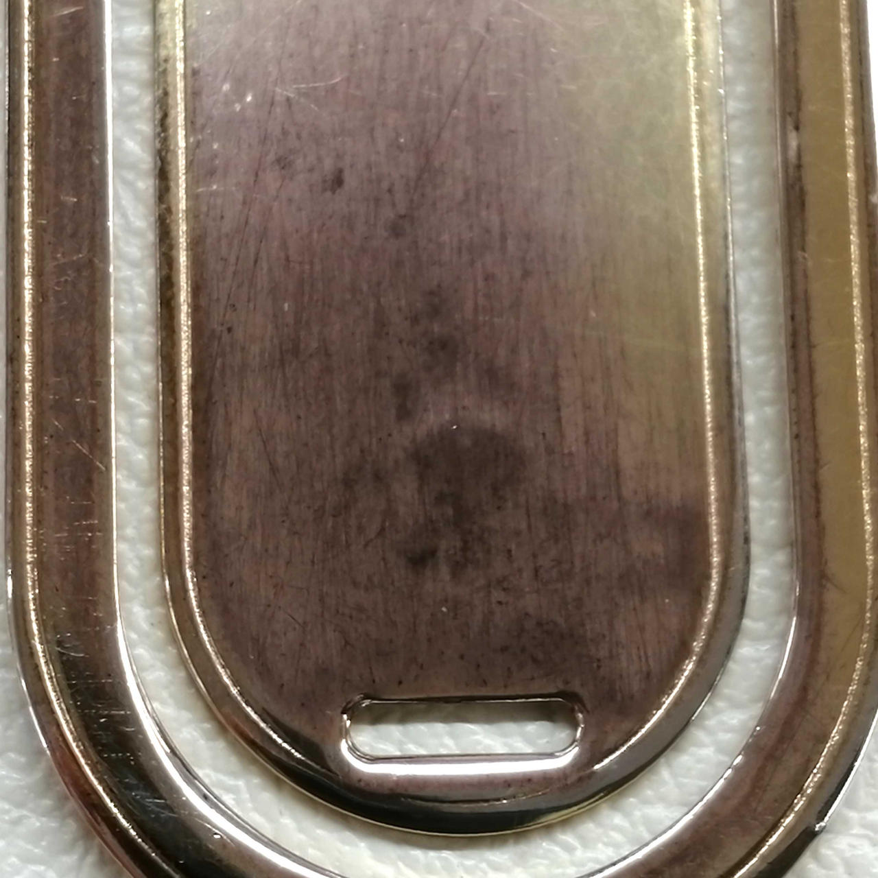 全体に細かいキズ、変色あります。