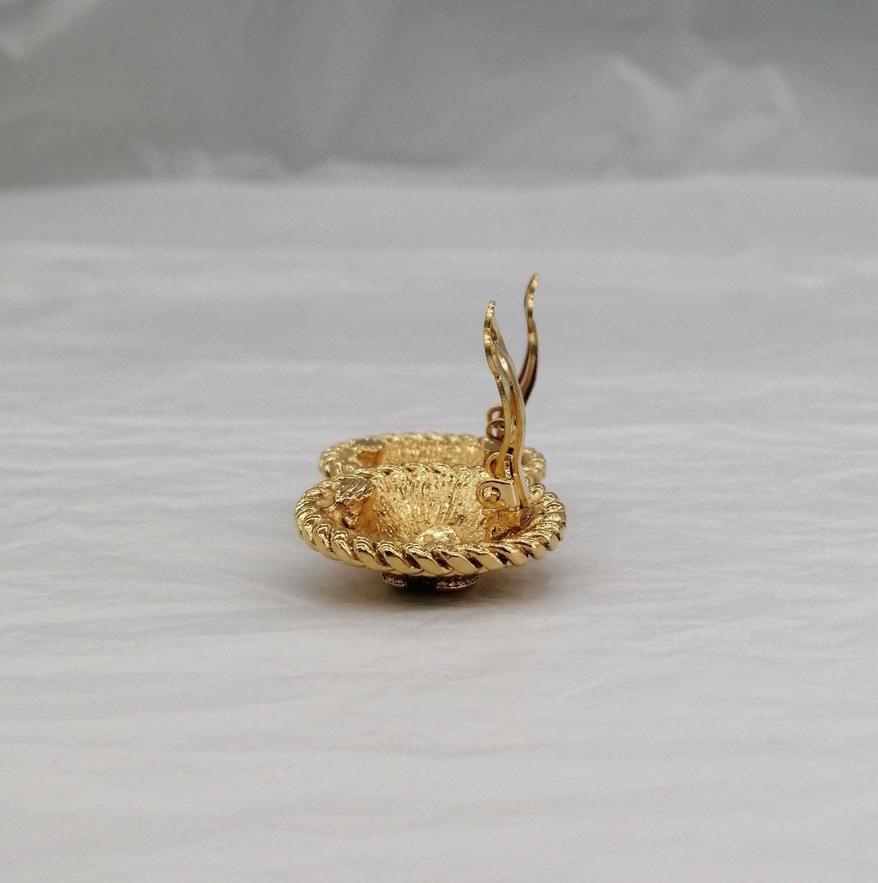 クリップ部分開きに差があります