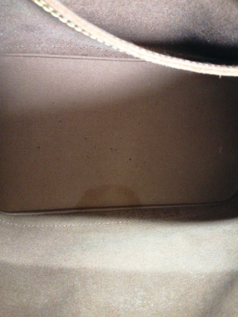 シミ、汚れあり