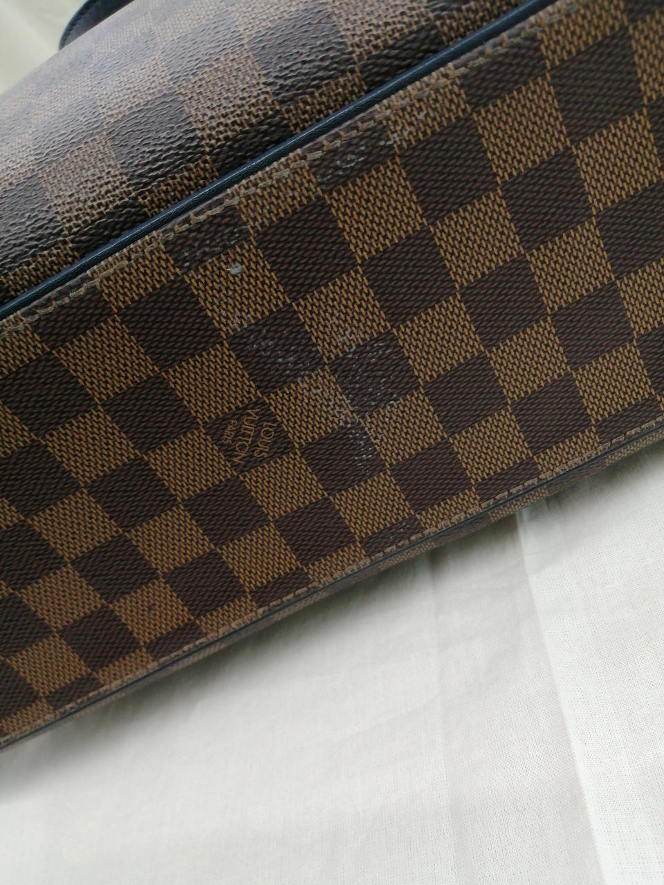 底に白い後あり