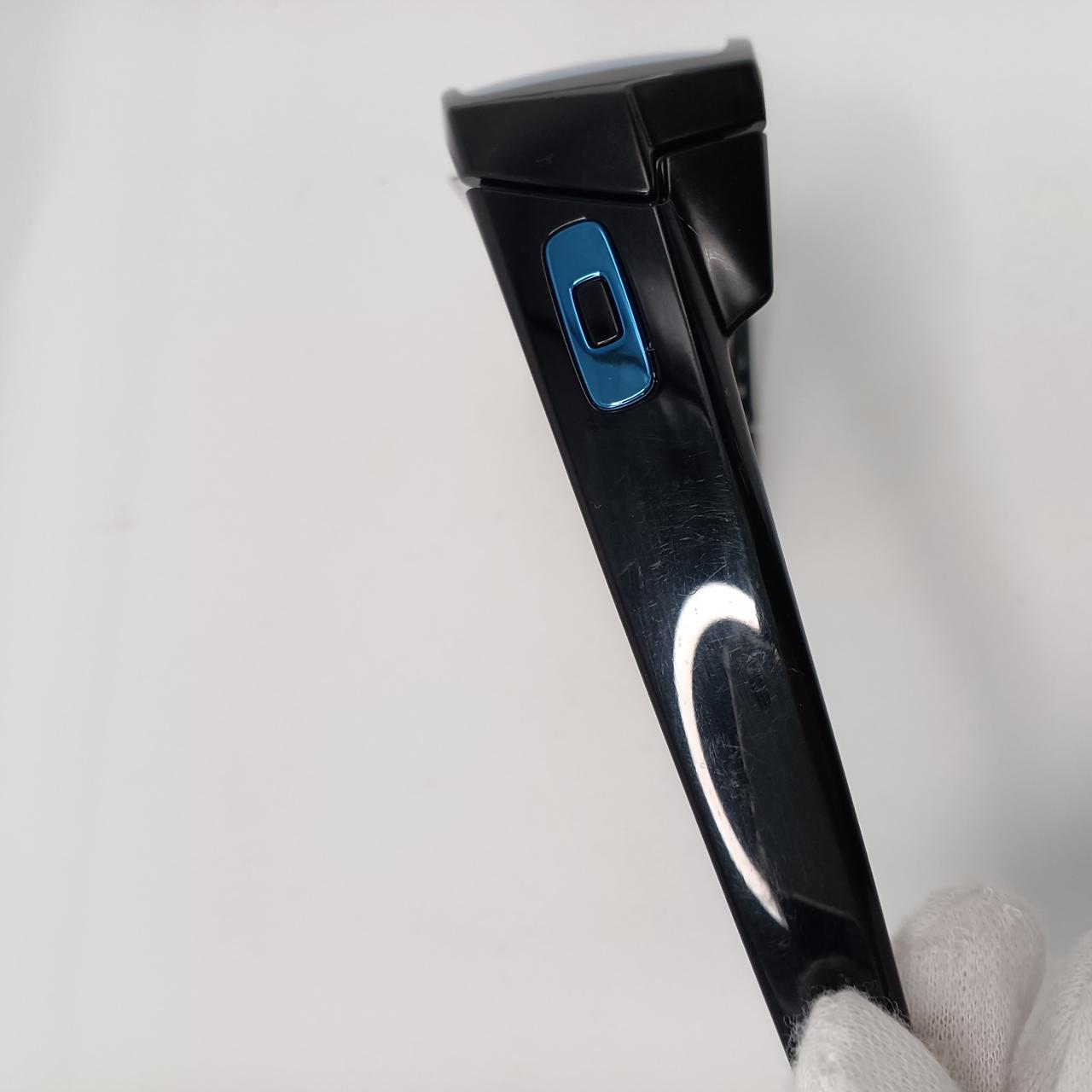 細かな傷があります。