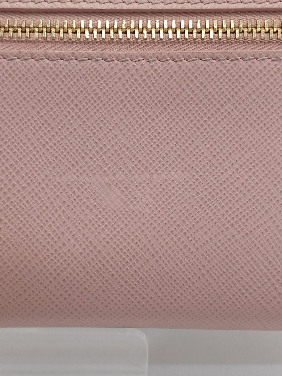 キズのようなものあります。