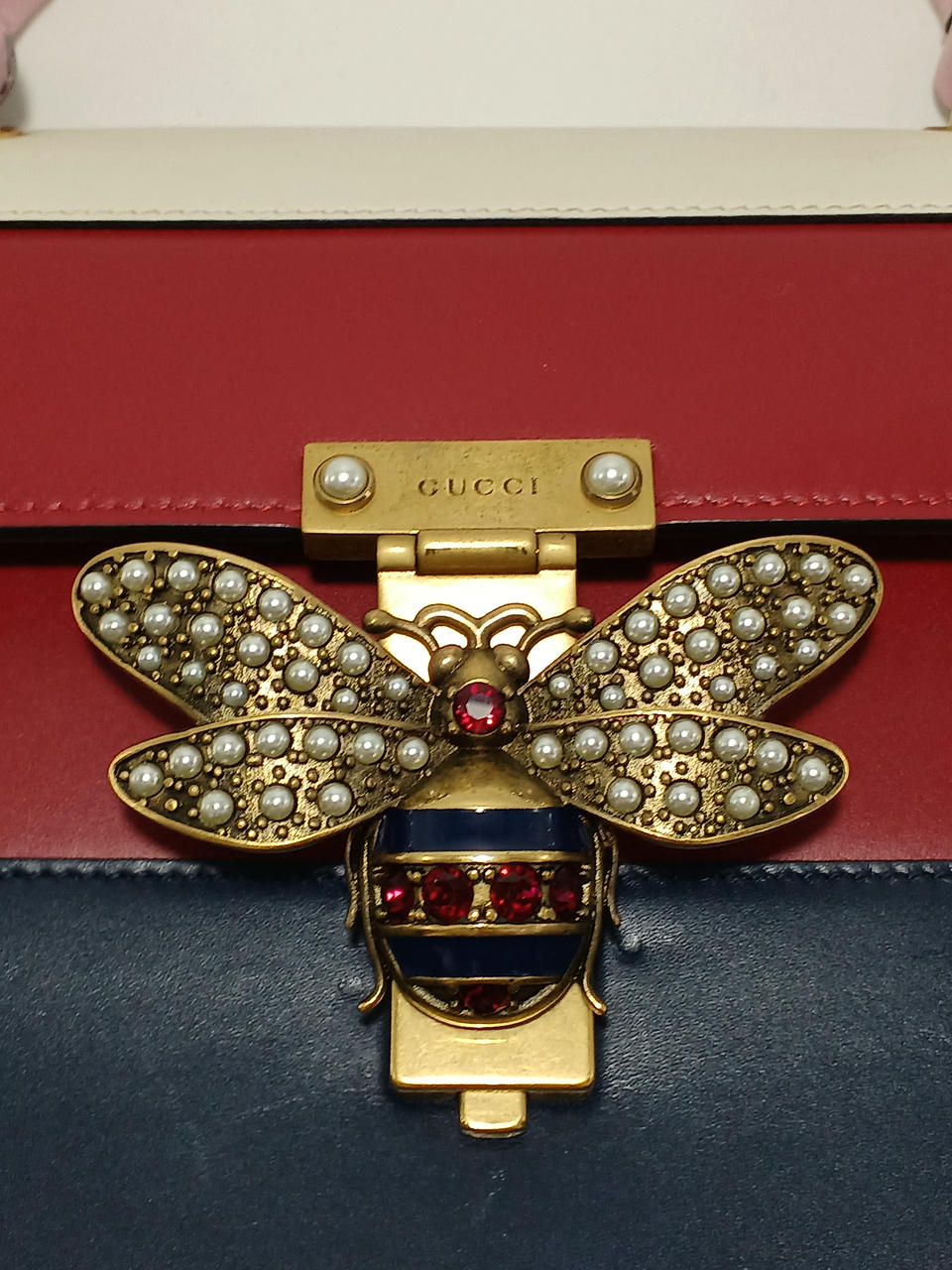 裏側に汚れあります