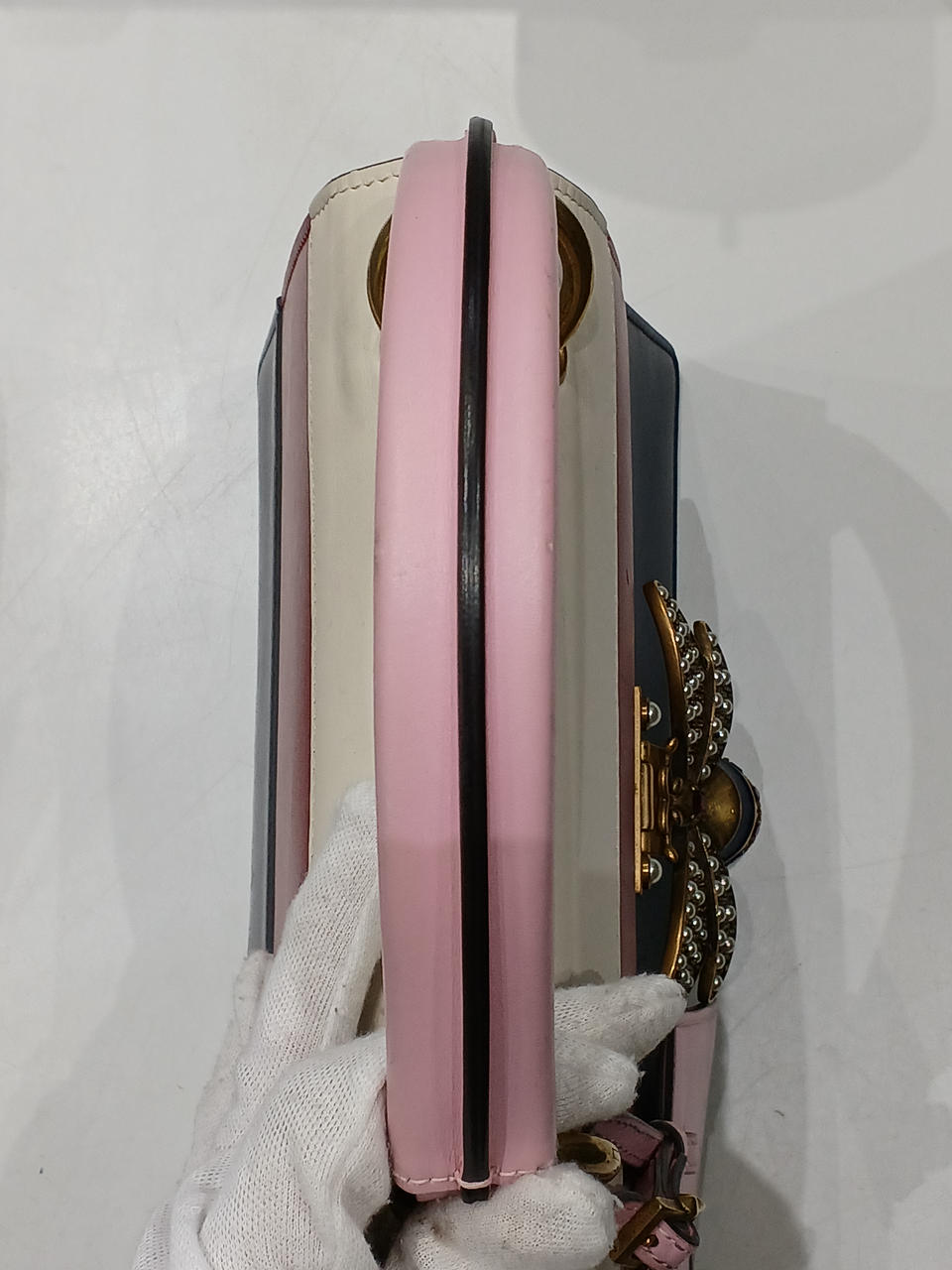 縁部に汚れあります