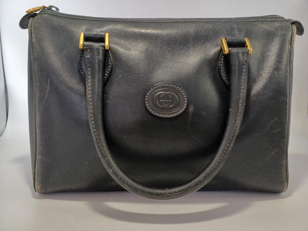 全体的にキズ、スレ等見受けられます。