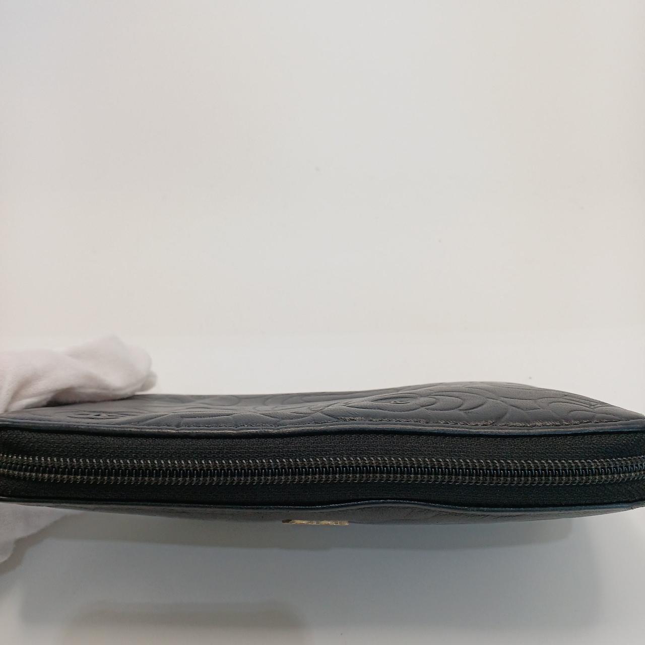 裏面にヘコみあります。
（上から）