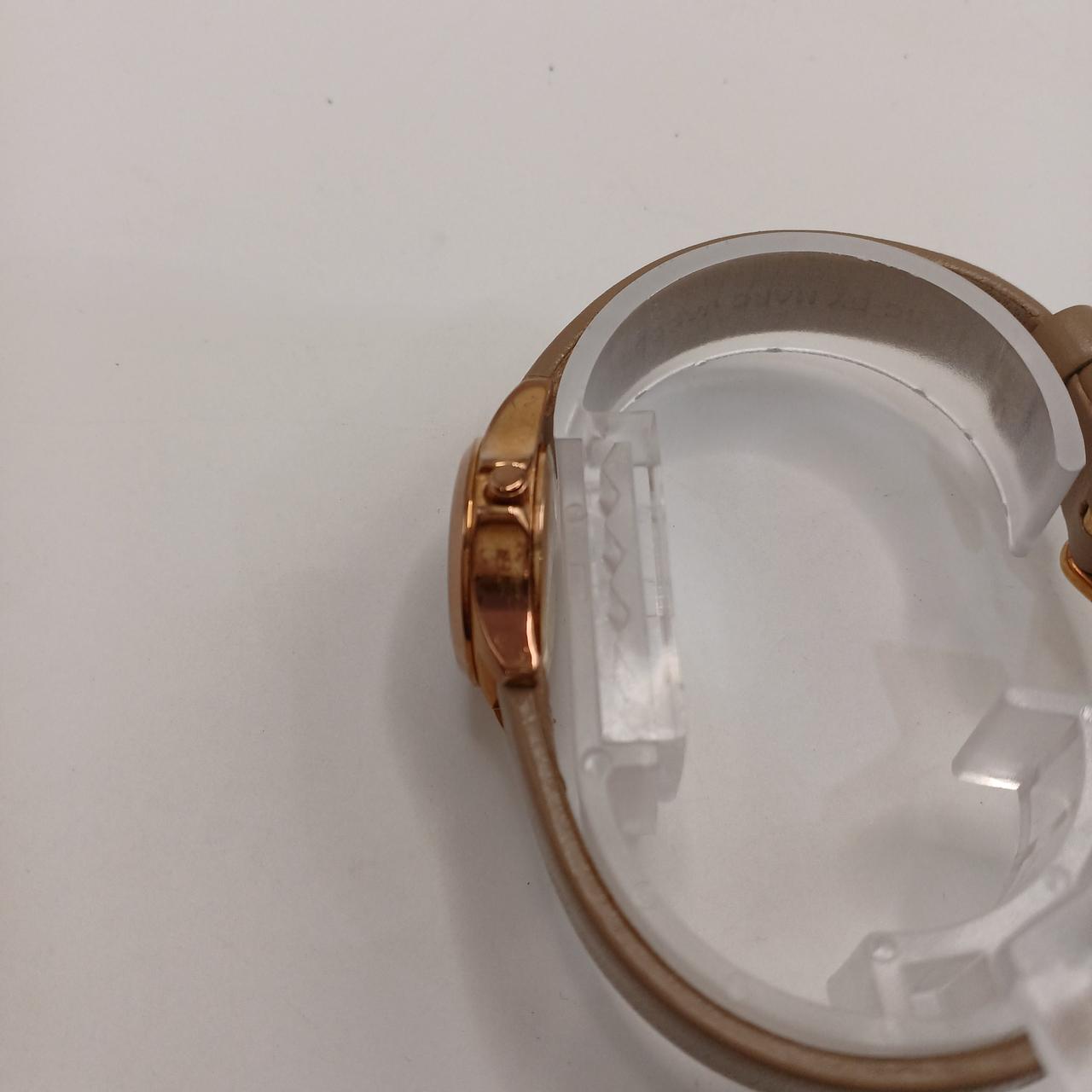 変色があります。