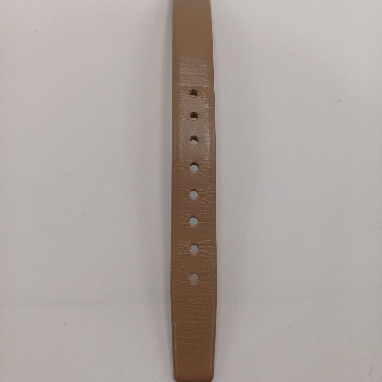 ヒビ割れがあります。