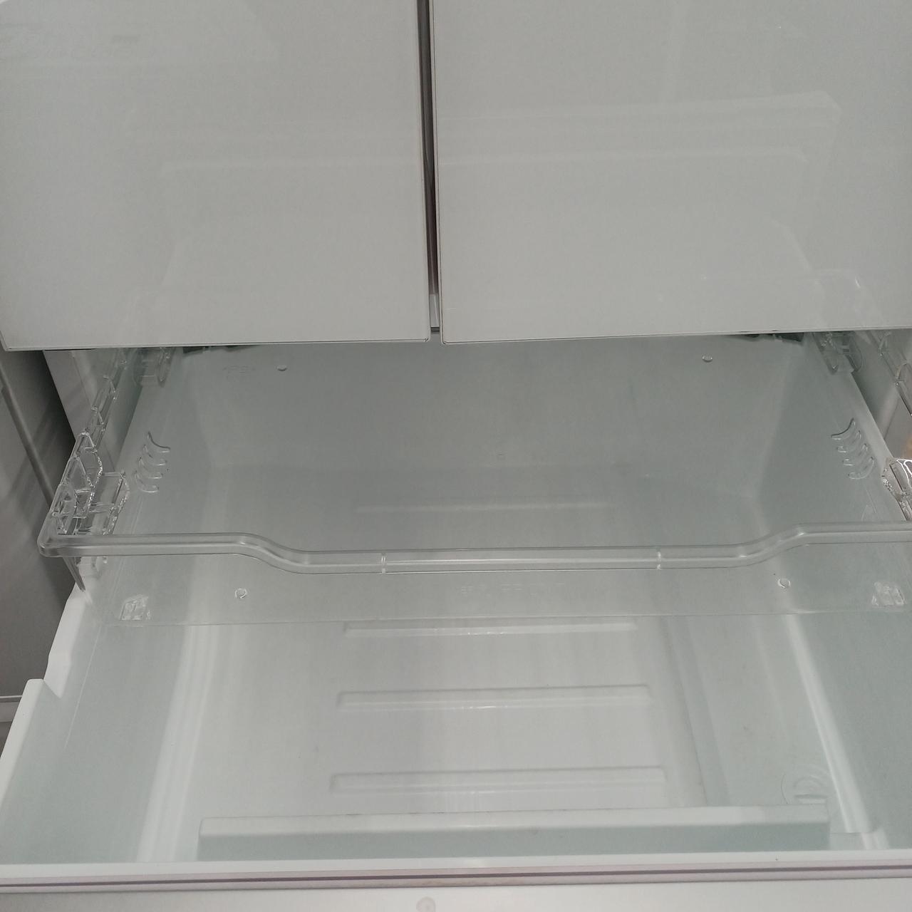 ドアポケット内側、汚れあり。