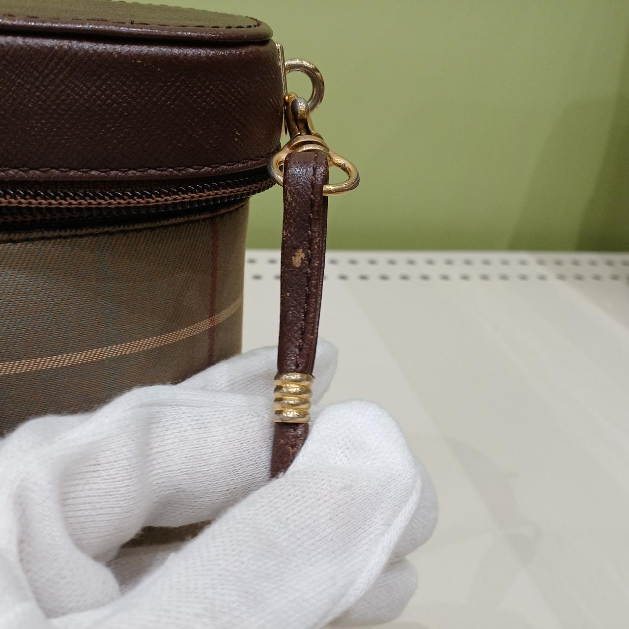 Burberrys ショルダーバッグ 玉虫色 セール！】Burberrysショルダーバッグ チェック スクエア型 玉虫色