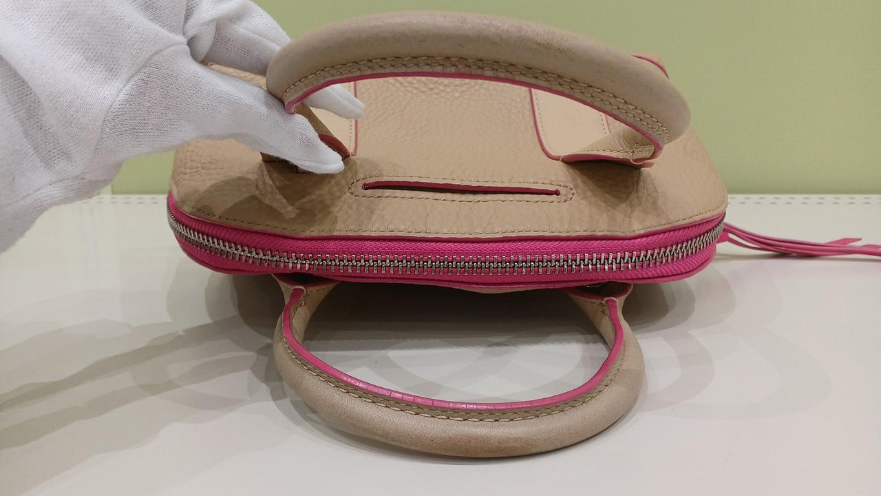 持ち手に黒ずみあり