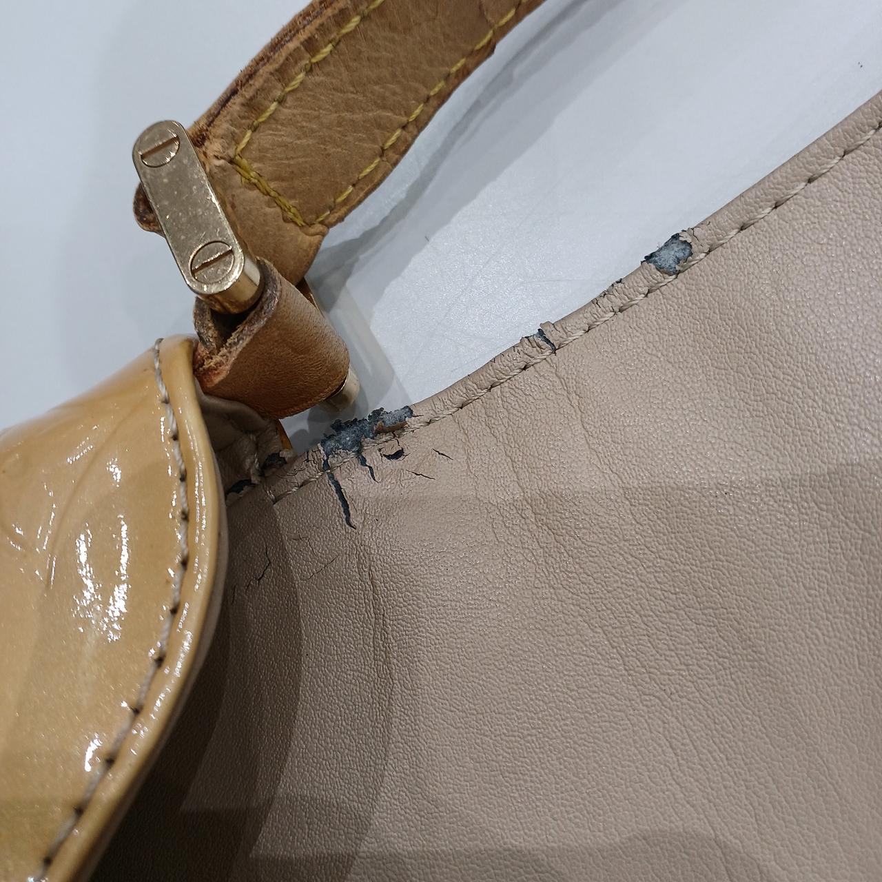 ひび割れあります