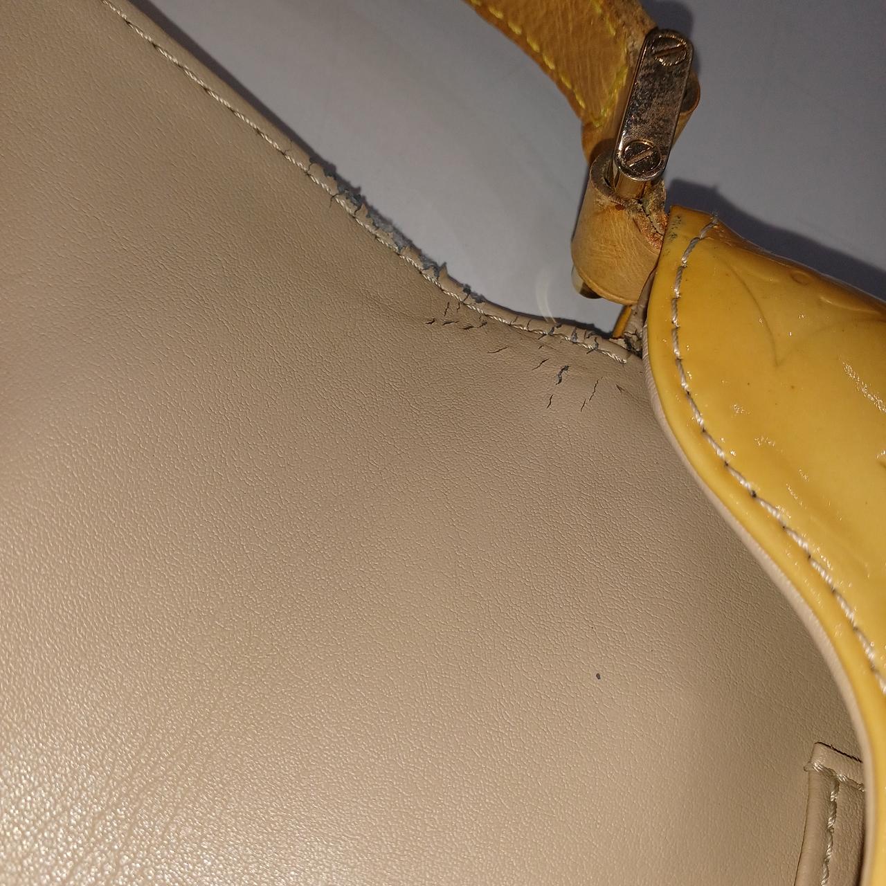 ひび割れあります