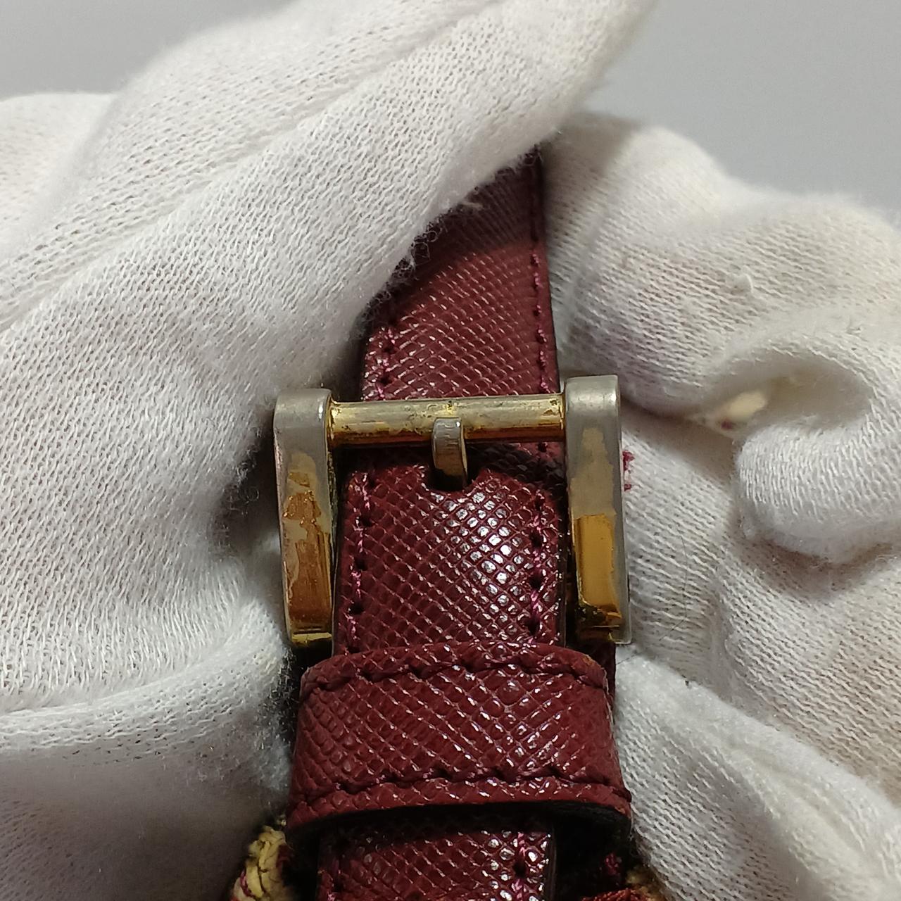 金具の色褪せがあり、反対側も同様です。