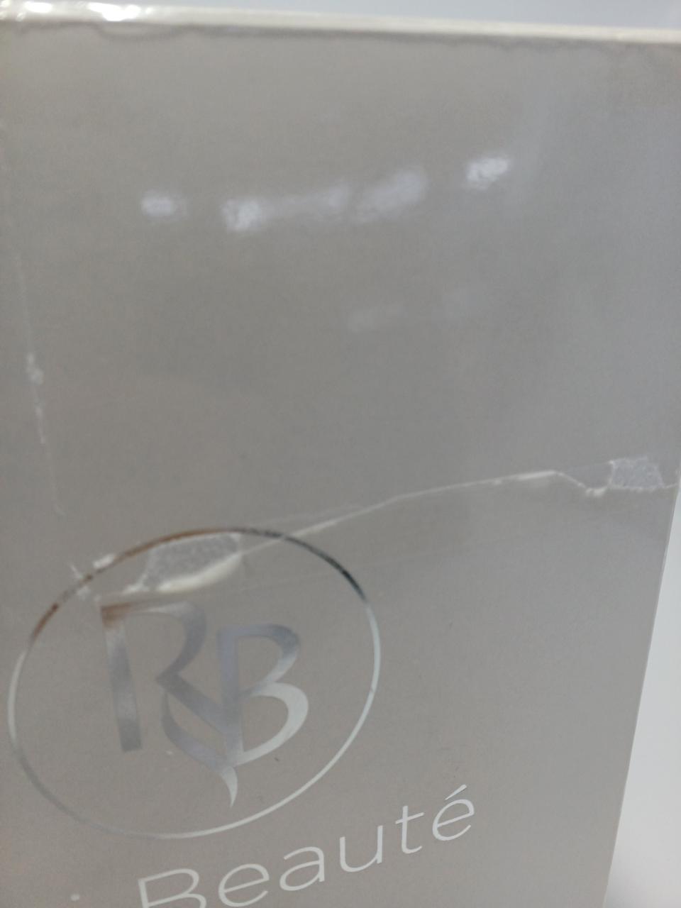 箱に破れがあります