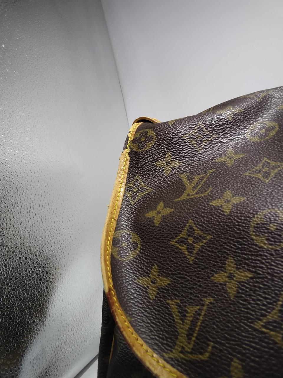 剥がれていたり汚れています