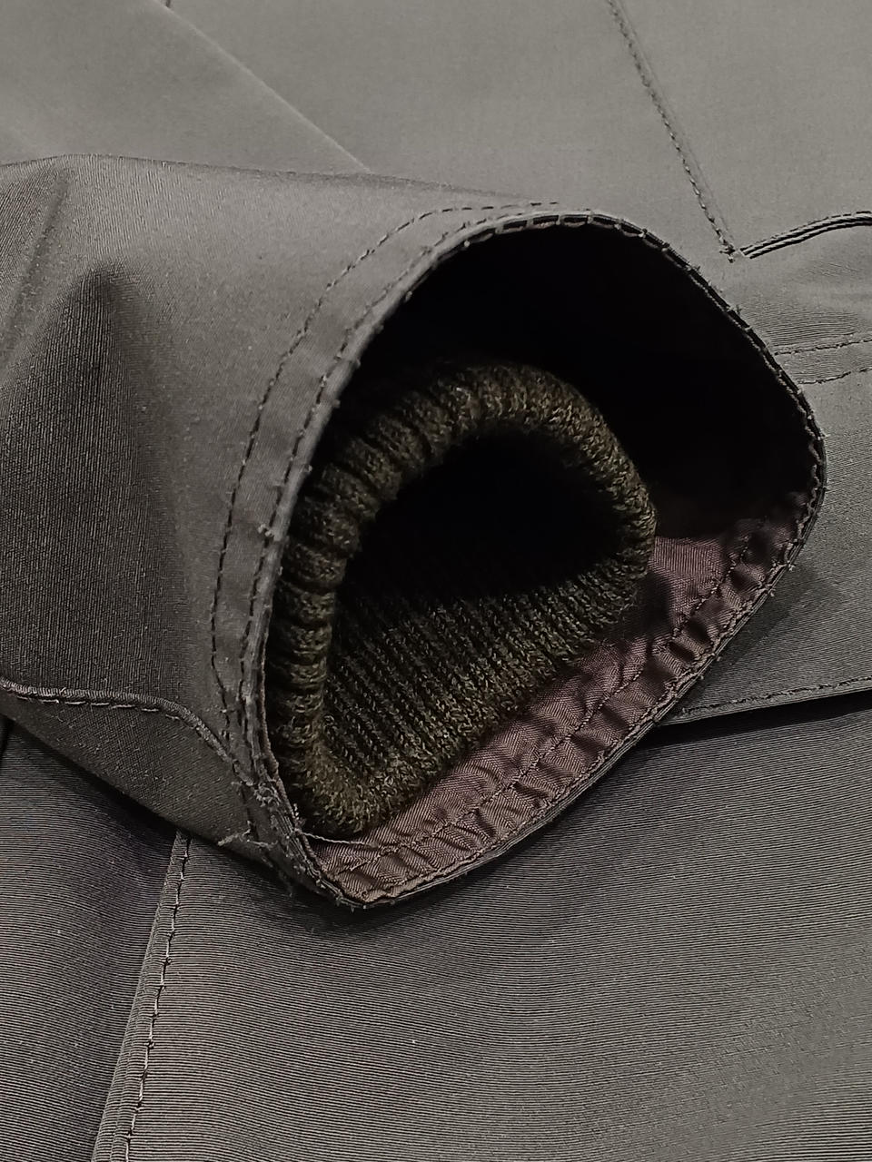 袖にやや使用感あります