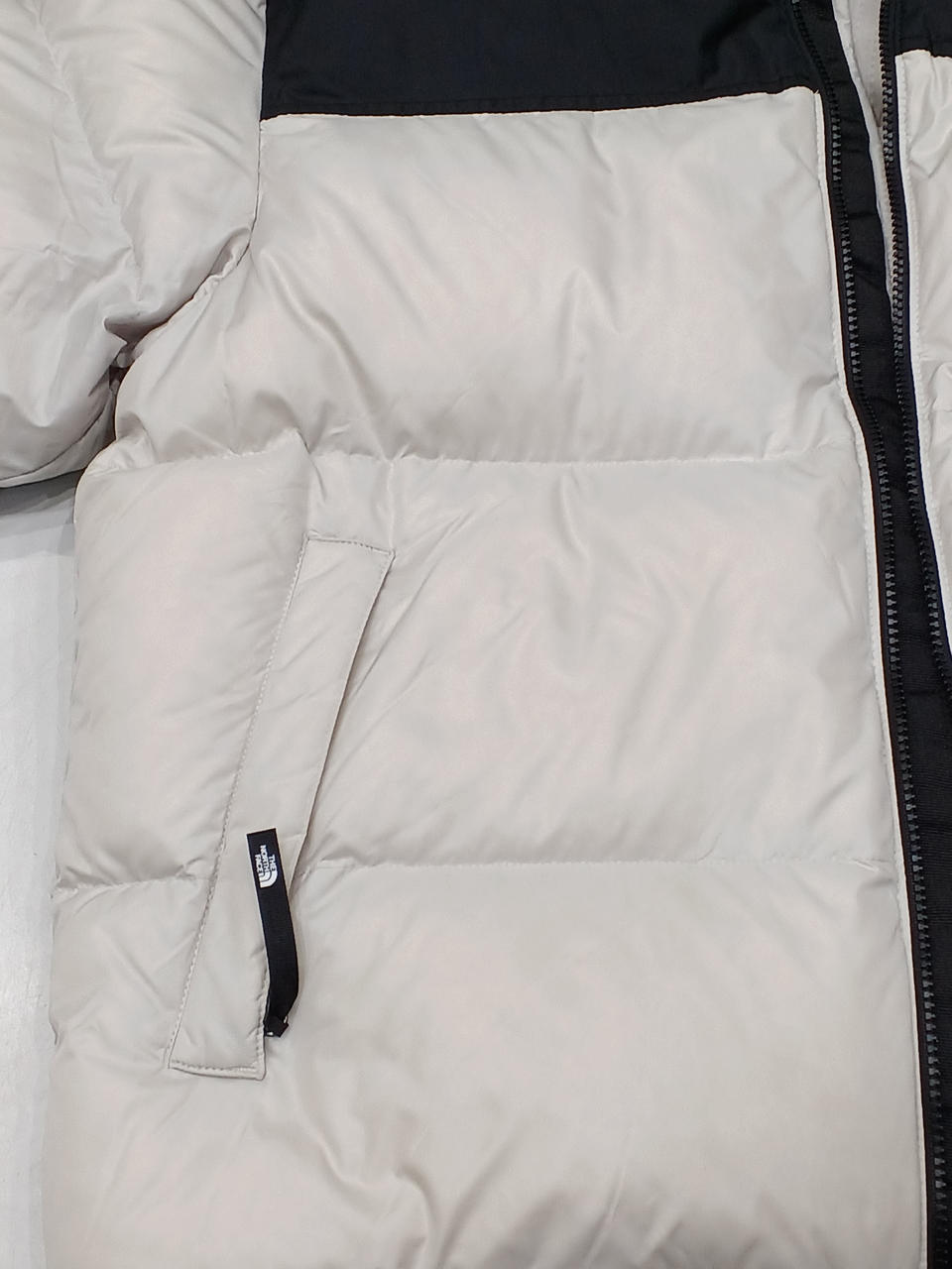 少しくすみが見られます。