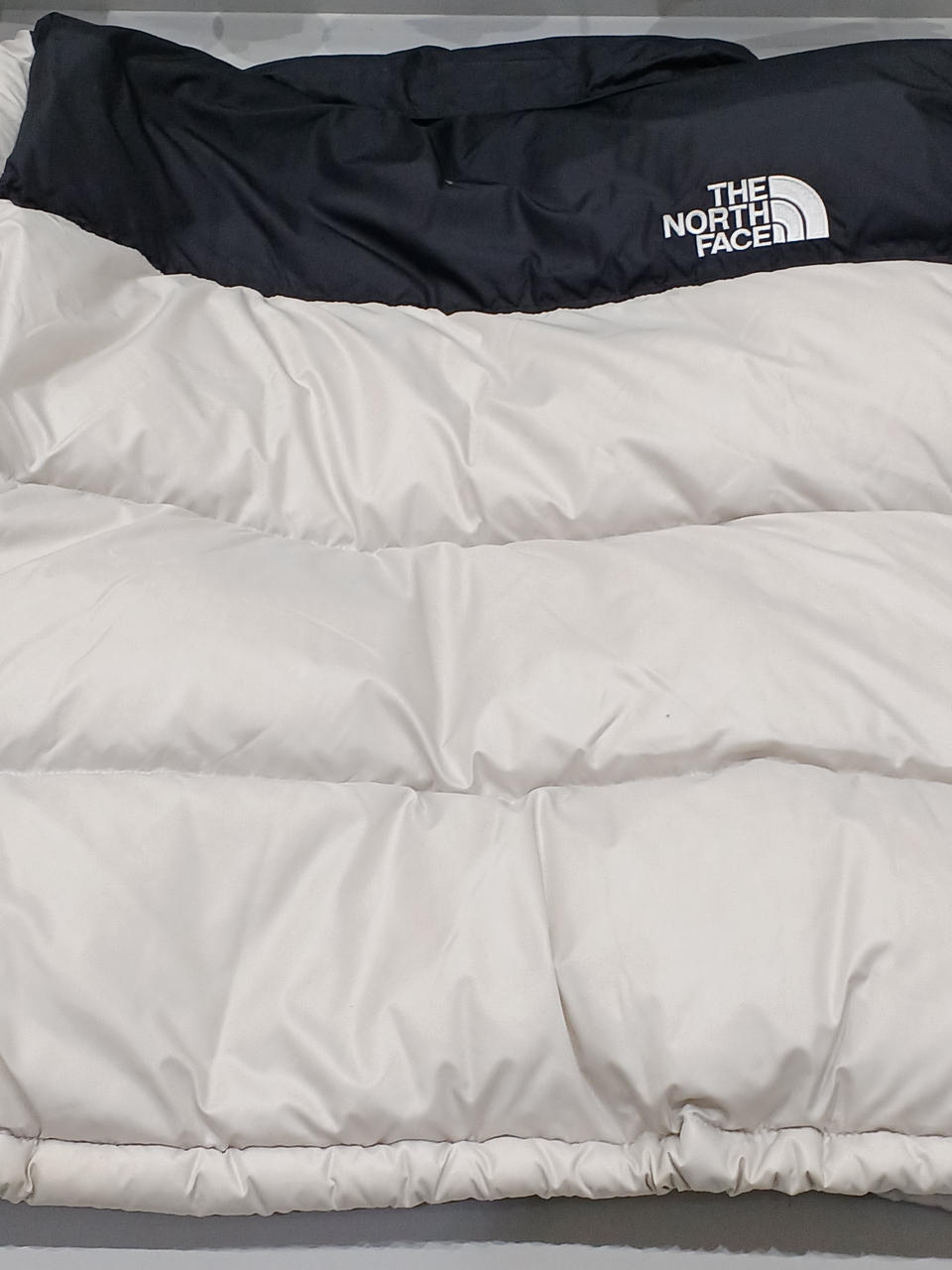 全体的にくすみが見られます。