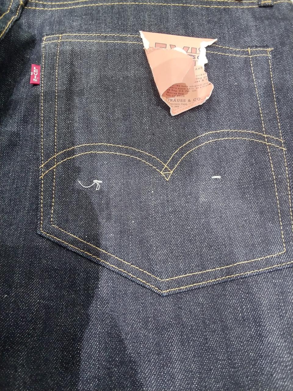 上部分破れあり、下部分取れています