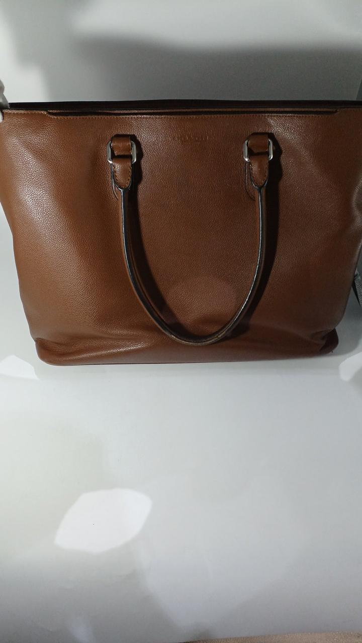 こちらの向きに倒れやすいです