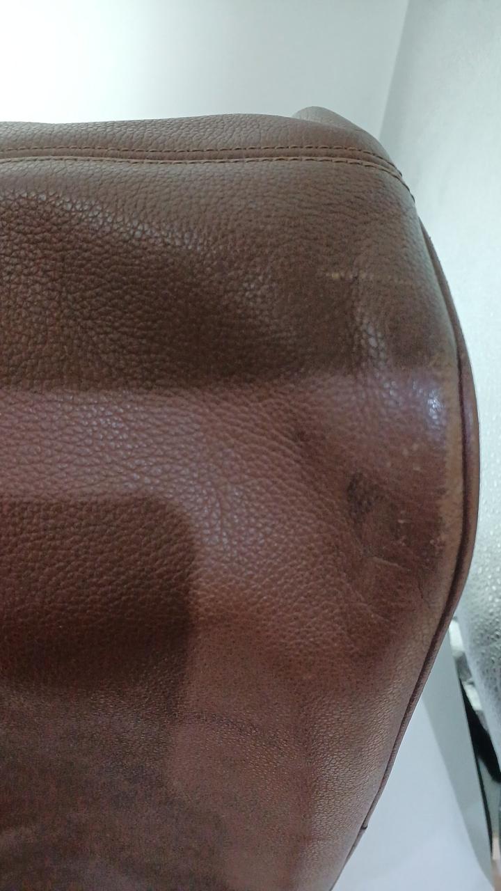 黒く汚れています